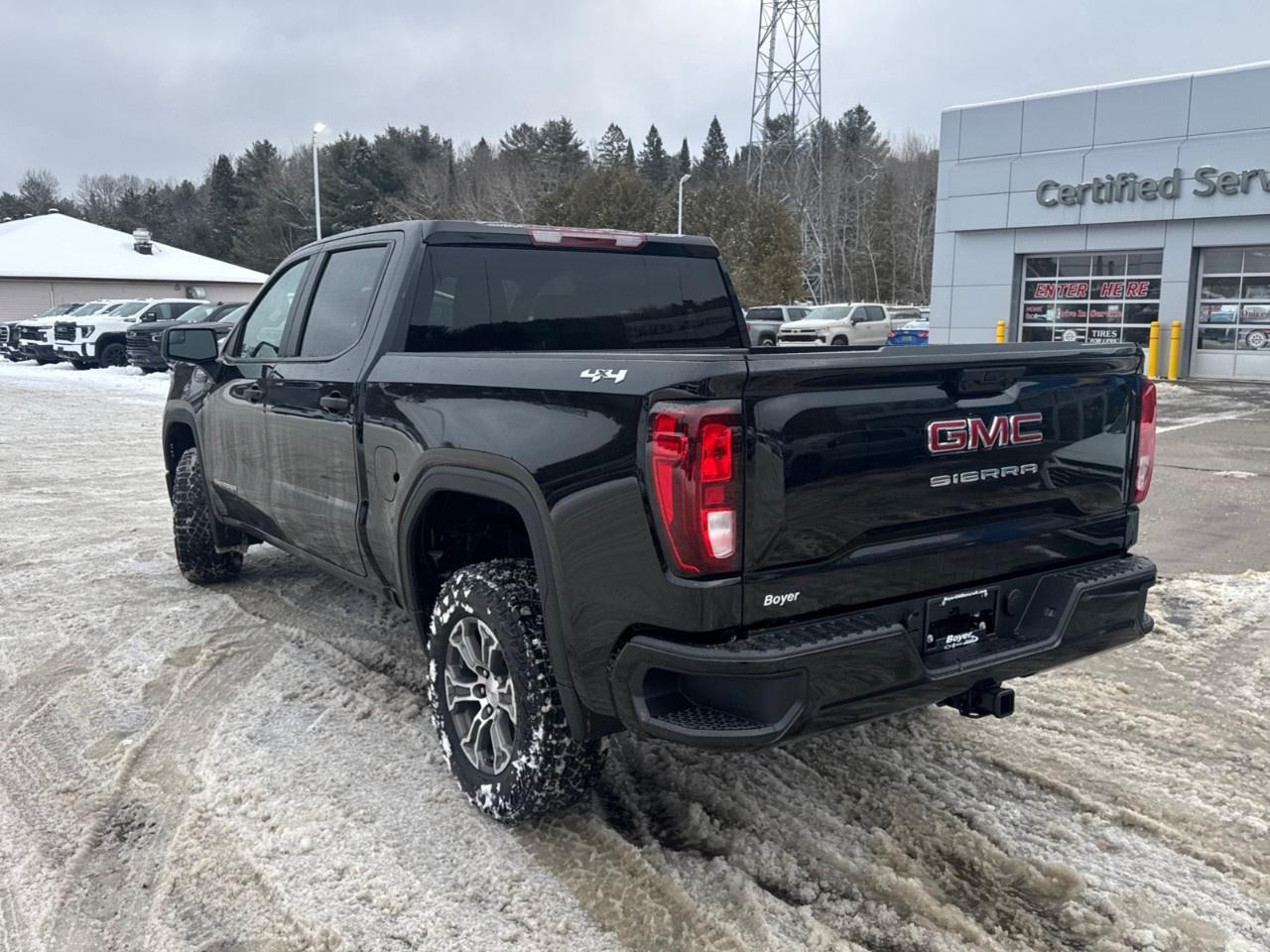 2026 GMC Sierra 1500 Crew Cab Short Box 4-Wheel Drive Pro Photo