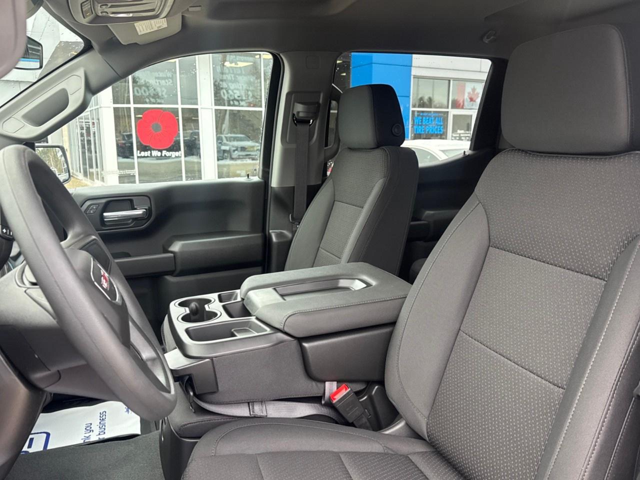 2026 GMC Sierra 1500 Crew Cab Short Box 4-Wheel Drive Pro Photo