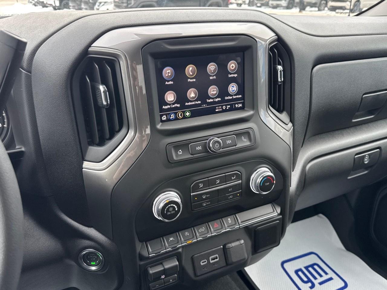 2026 GMC Sierra 1500 Crew Cab Short Box 4-Wheel Drive Pro Photo