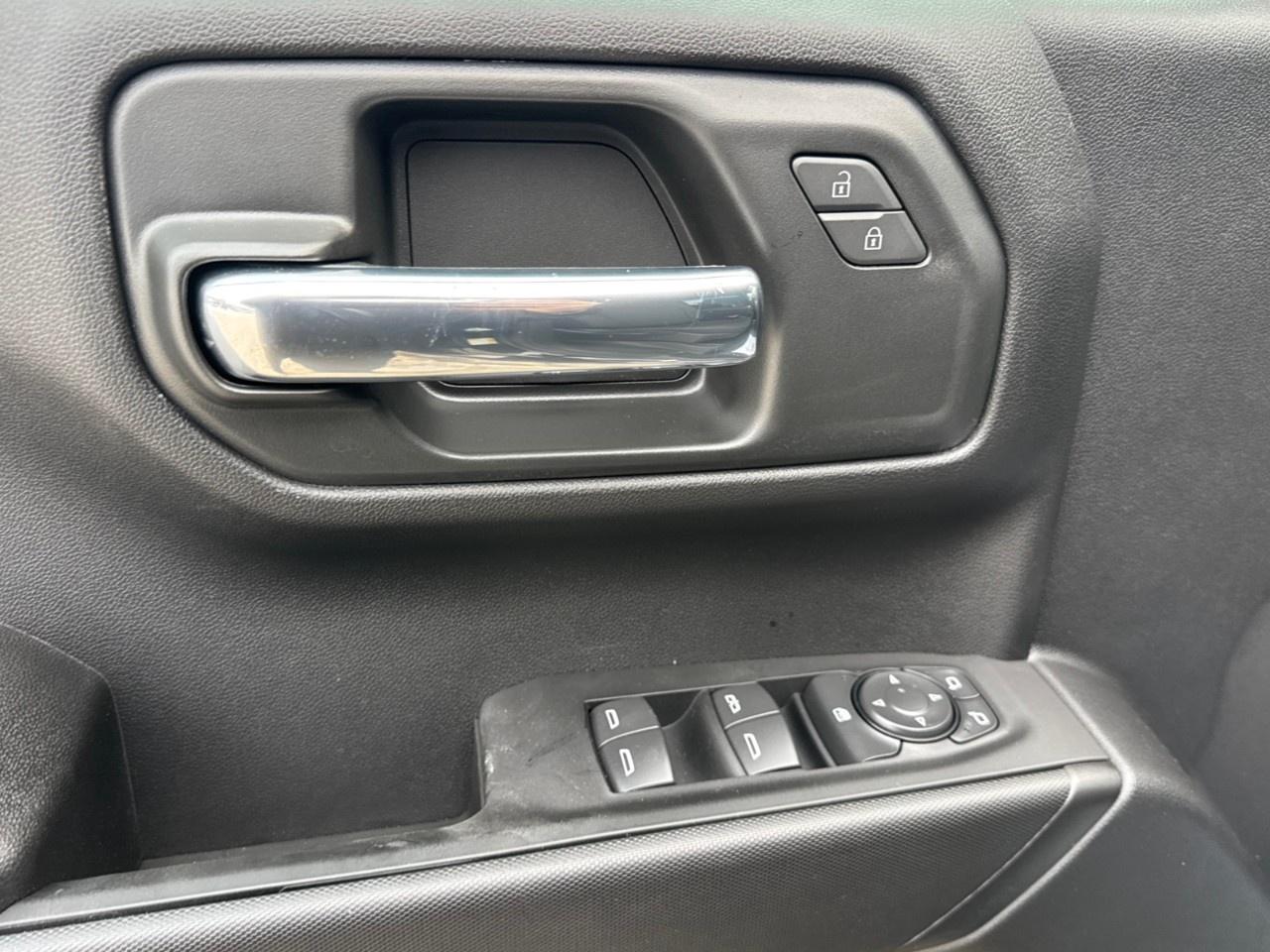 2026 GMC Sierra 1500 Crew Cab Short Box 4-Wheel Drive Pro Photo