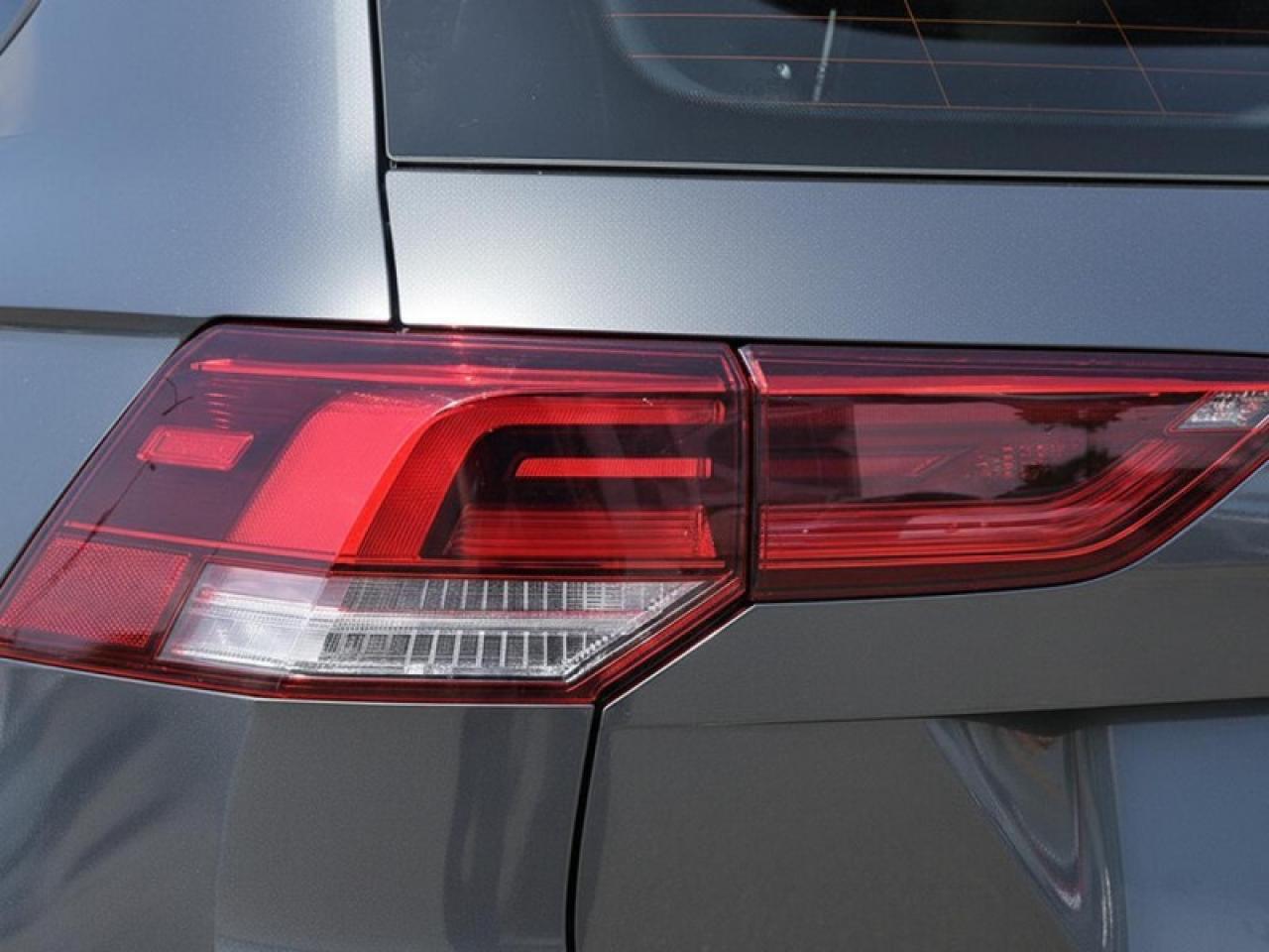 2026 Volkswagen Golf R BLACK EDITION Photo