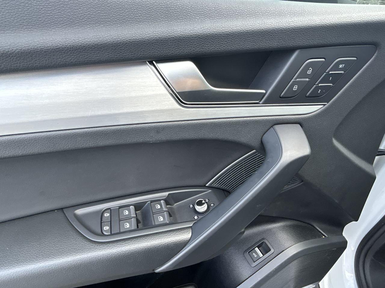 2023 Audi Q5 45 2.0T Technik   S Line Black Photo