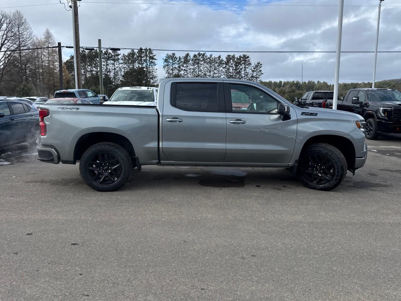 2026 Chevrolet Silverado 1500 Crew Cab Short Box 4-Wheel Drive RST Photo3