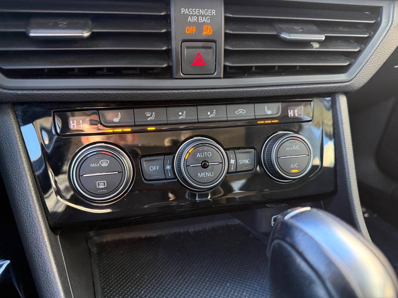 2019 Volkswagen Jetta 1.4 TSI Highline (A8) 4dr Sedan Photo