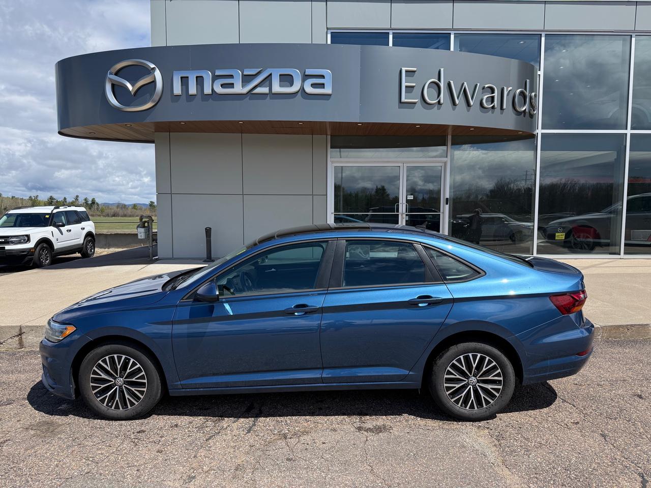 2019 Volkswagen Jetta 1.4 TSI Highline (A8) 4dr Sedan Photo0
