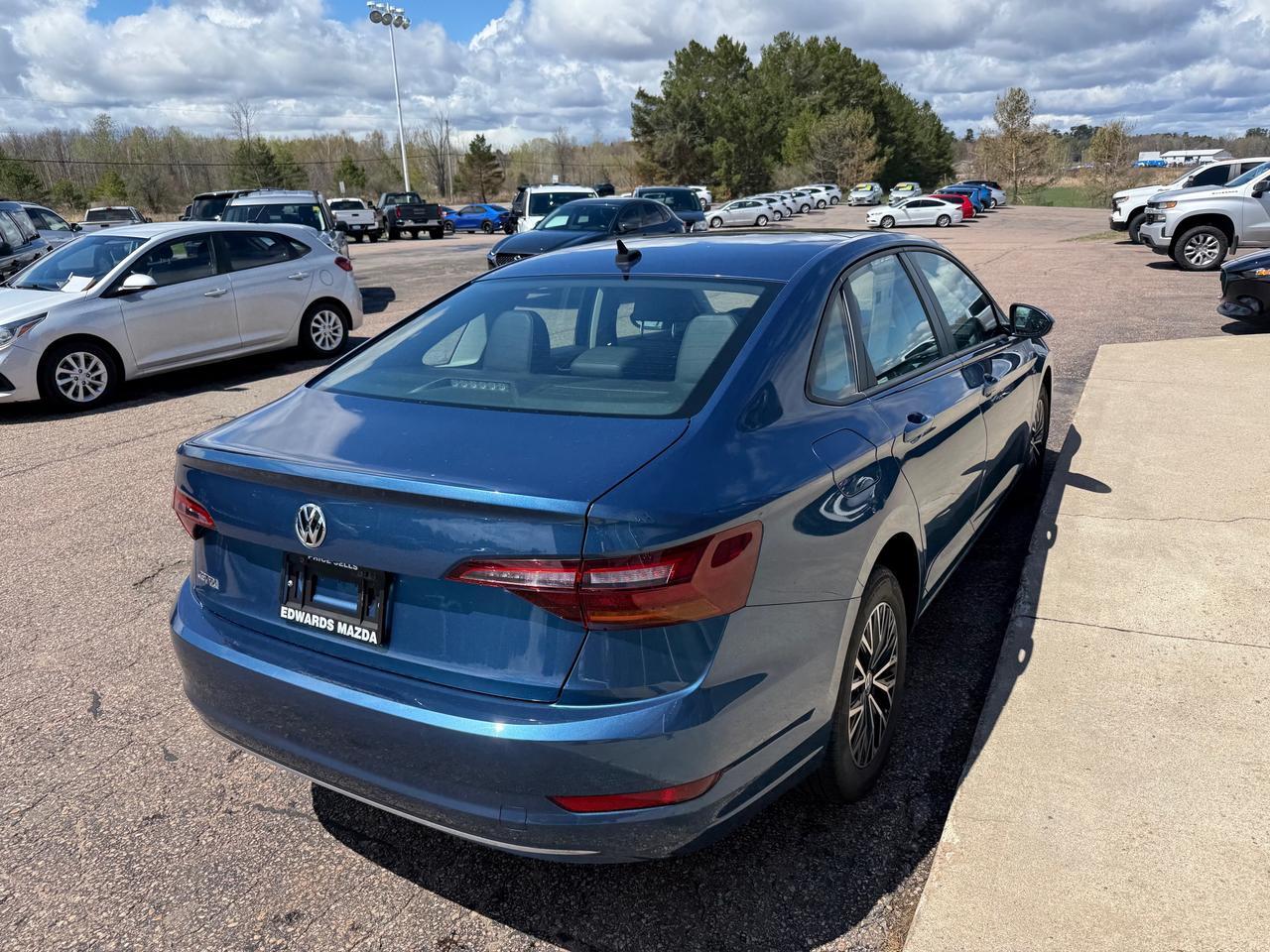 2019 Volkswagen Jetta 1.4 TSI Highline (A8) 4dr Sedan Photo