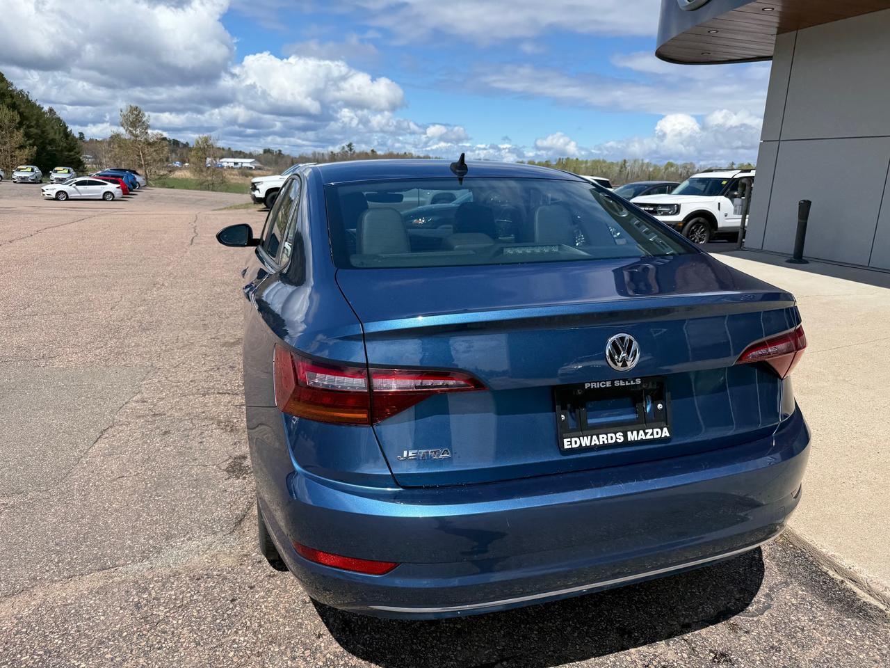 2019 Volkswagen Jetta 1.4 TSI Highline (A8) 4dr Sedan Photo