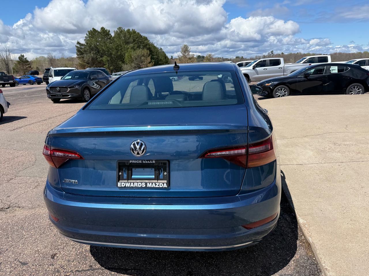 2019 Volkswagen Jetta 1.4 TSI Highline (A8) 4dr Sedan Photo