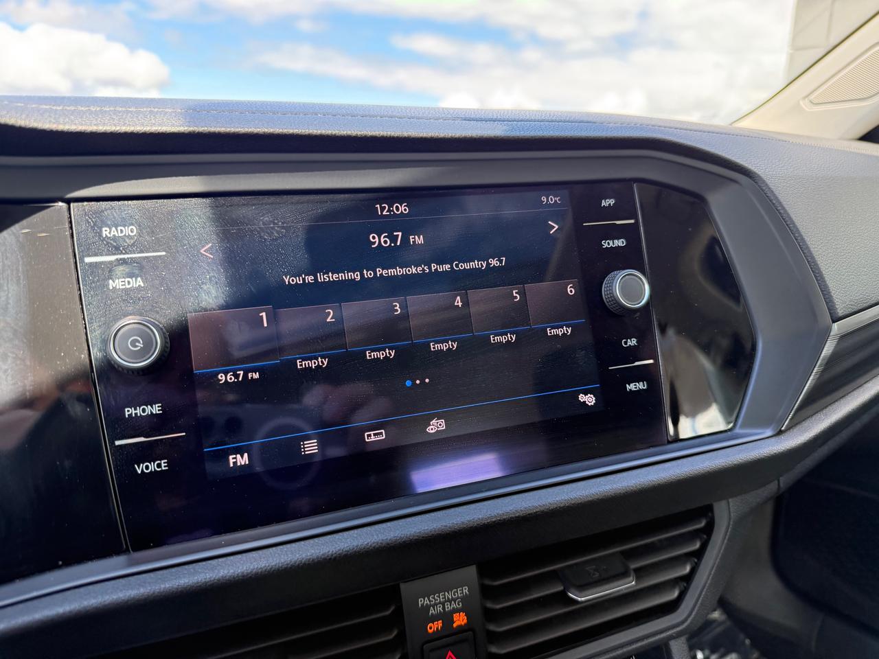 2019 Volkswagen Jetta 1.4 TSI Highline (A8) 4dr Sedan Photo