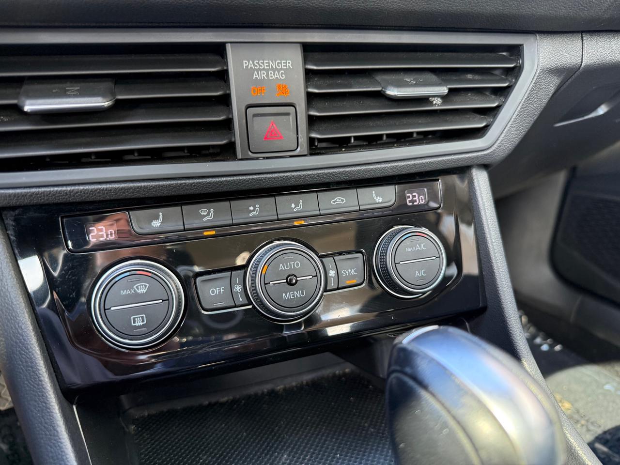 2019 Volkswagen Jetta 1.4 TSI Highline (A8) 4dr Sedan Photo