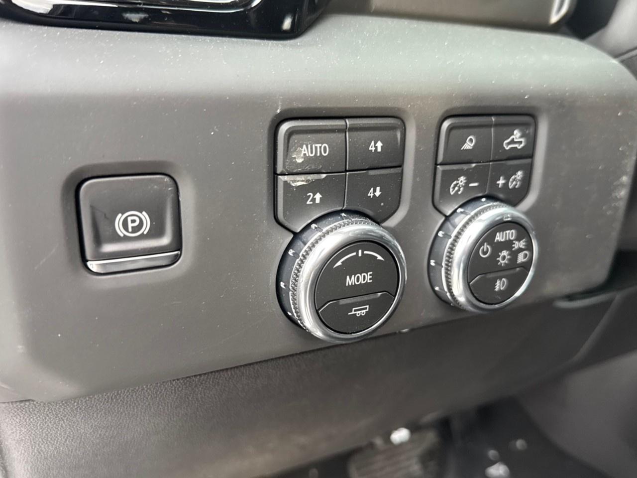 2026 GMC Sierra 1500 Crew Cab Short Box 4-Wheel Drive AT4 Photo