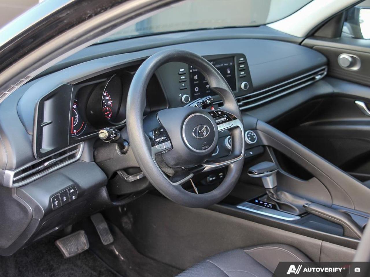 2022 Hyundai Elantra ESSENTIAL 4DR SEDAN Photo