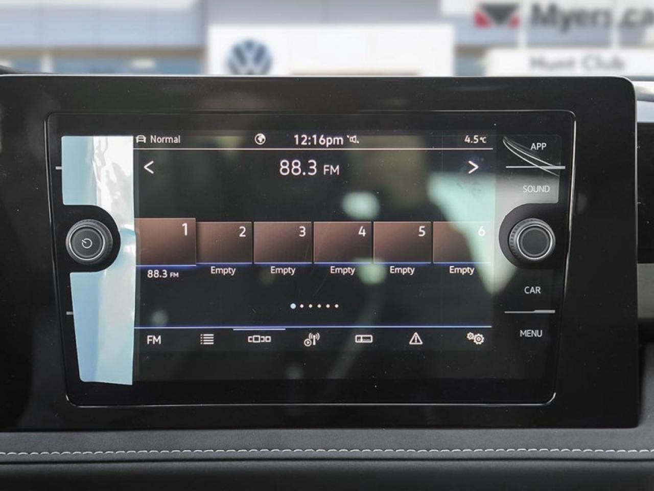 2026 Volkswagen Taos Comfortline Black Edition Photo