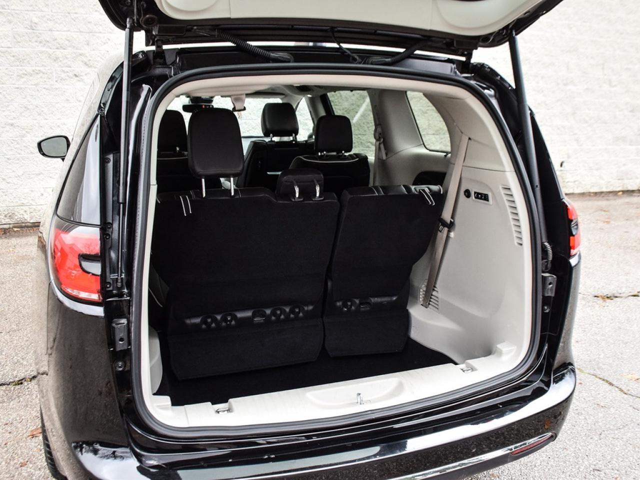 2024 Chrysler Pacifica Limited Front-Wheel Drive Passenger Van Photo