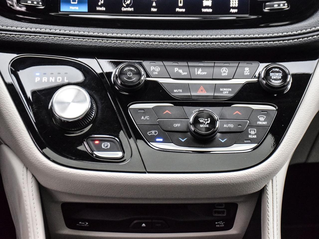 2024 Chrysler Pacifica Limited Front-Wheel Drive Passenger Van Photo