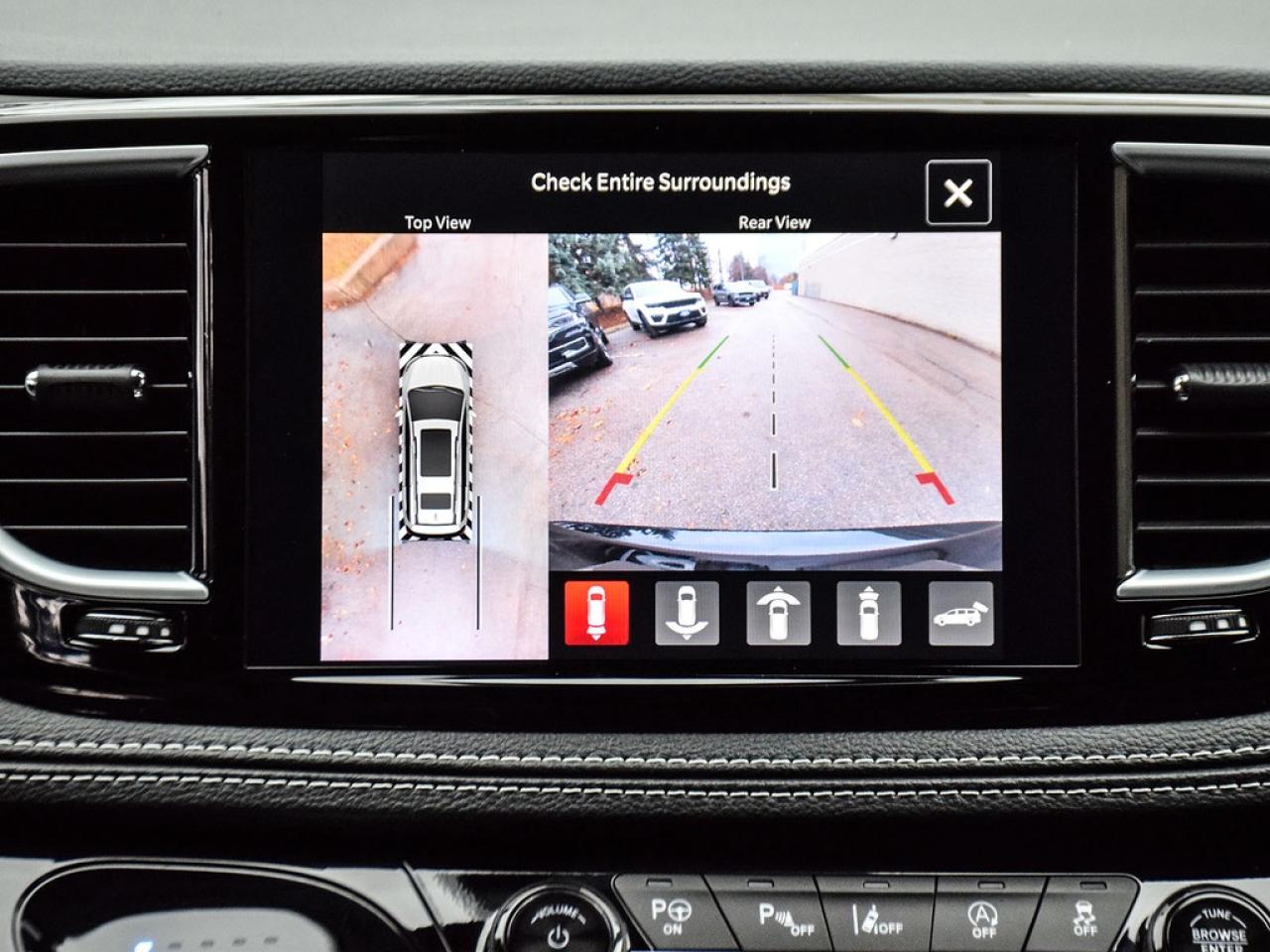 2024 Chrysler Pacifica Limited Front-Wheel Drive Passenger Van Photo