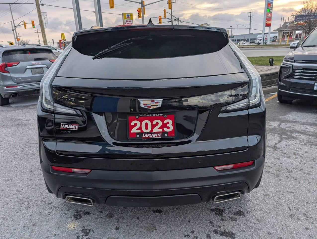 2023 Cadillac XT4 AWD 4dr Sport Photo3