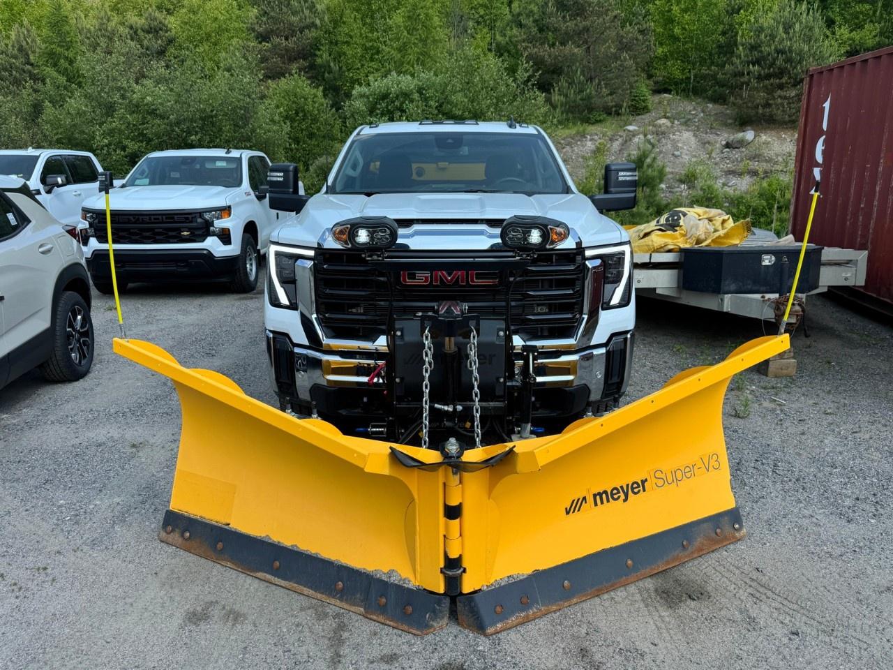 2025 GMC Sierra 3500HD 4WD Regular Cab Long Box Pro Photo