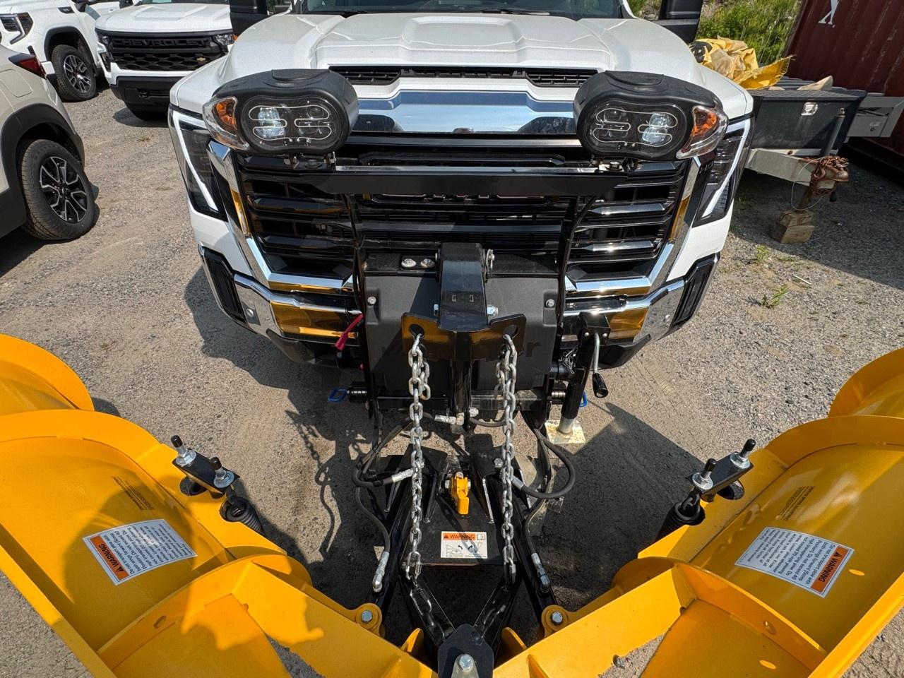 2025 GMC Sierra 3500HD 4WD Regular Cab Long Box Pro Photo