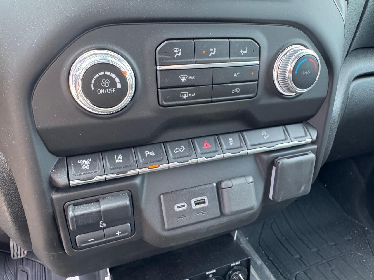 2025 GMC Sierra 3500HD 4WD Regular Cab Long Box Pro Photo