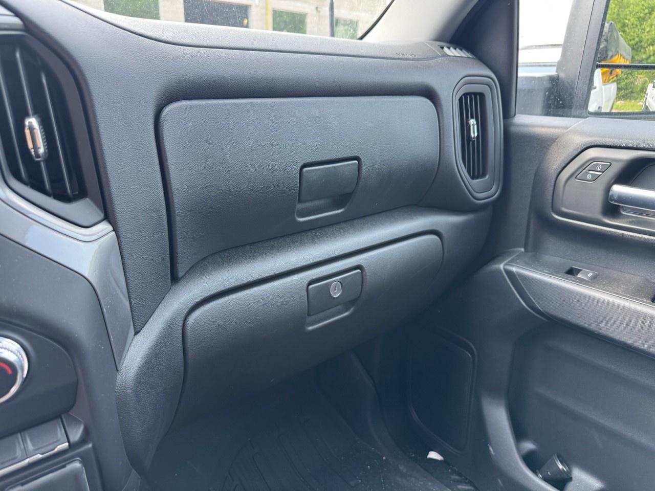 2025 GMC Sierra 3500HD 4WD Regular Cab Long Box Pro Photo