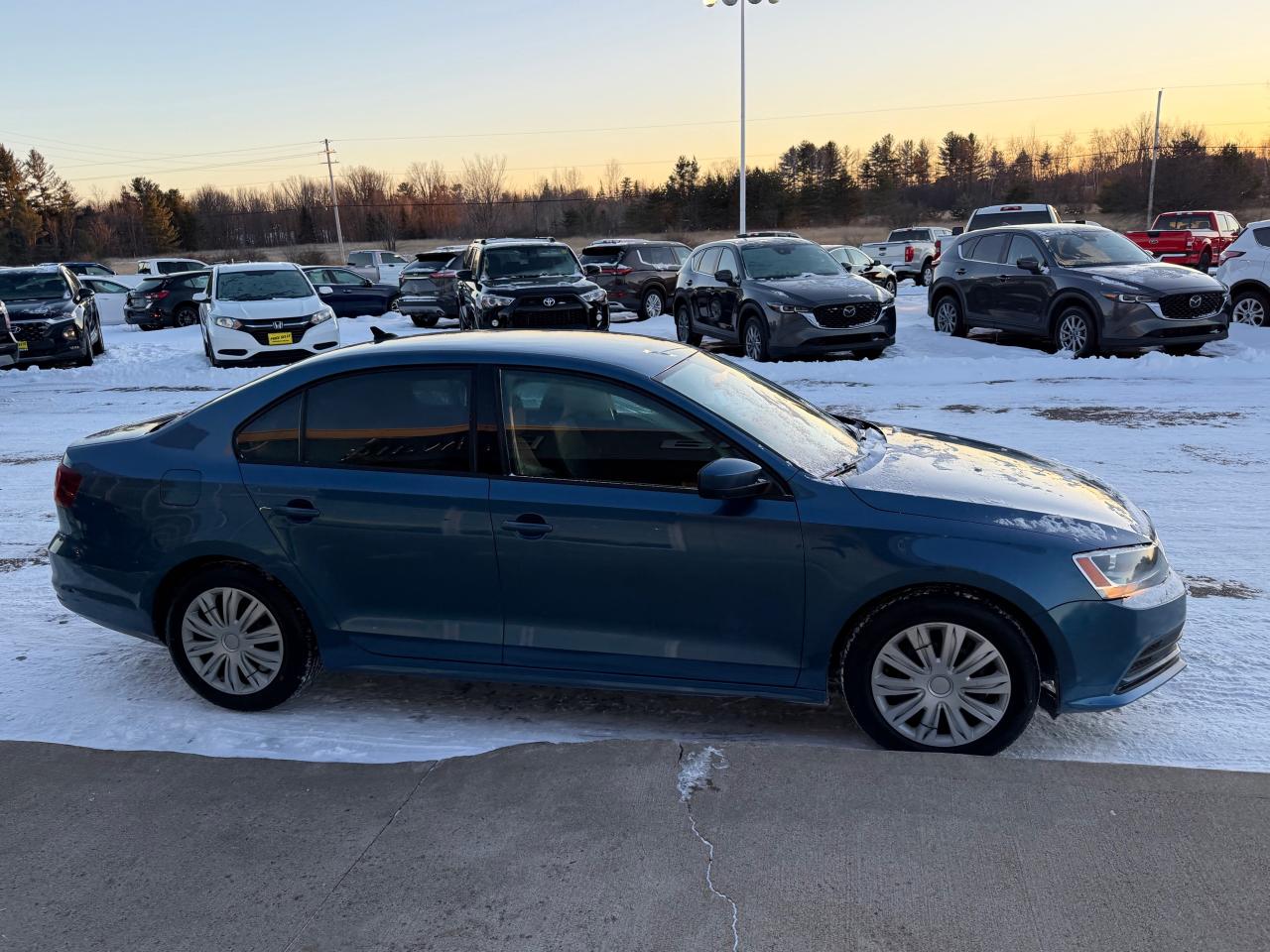 2017 Volkswagen Jetta 1.4 TSI Trendline+ (A6) 4dr Sedan Photo