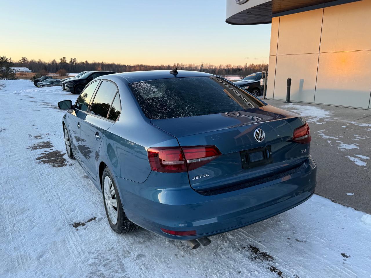 2017 Volkswagen Jetta 1.4 TSI Trendline+ (A6) 4dr Sedan Photo