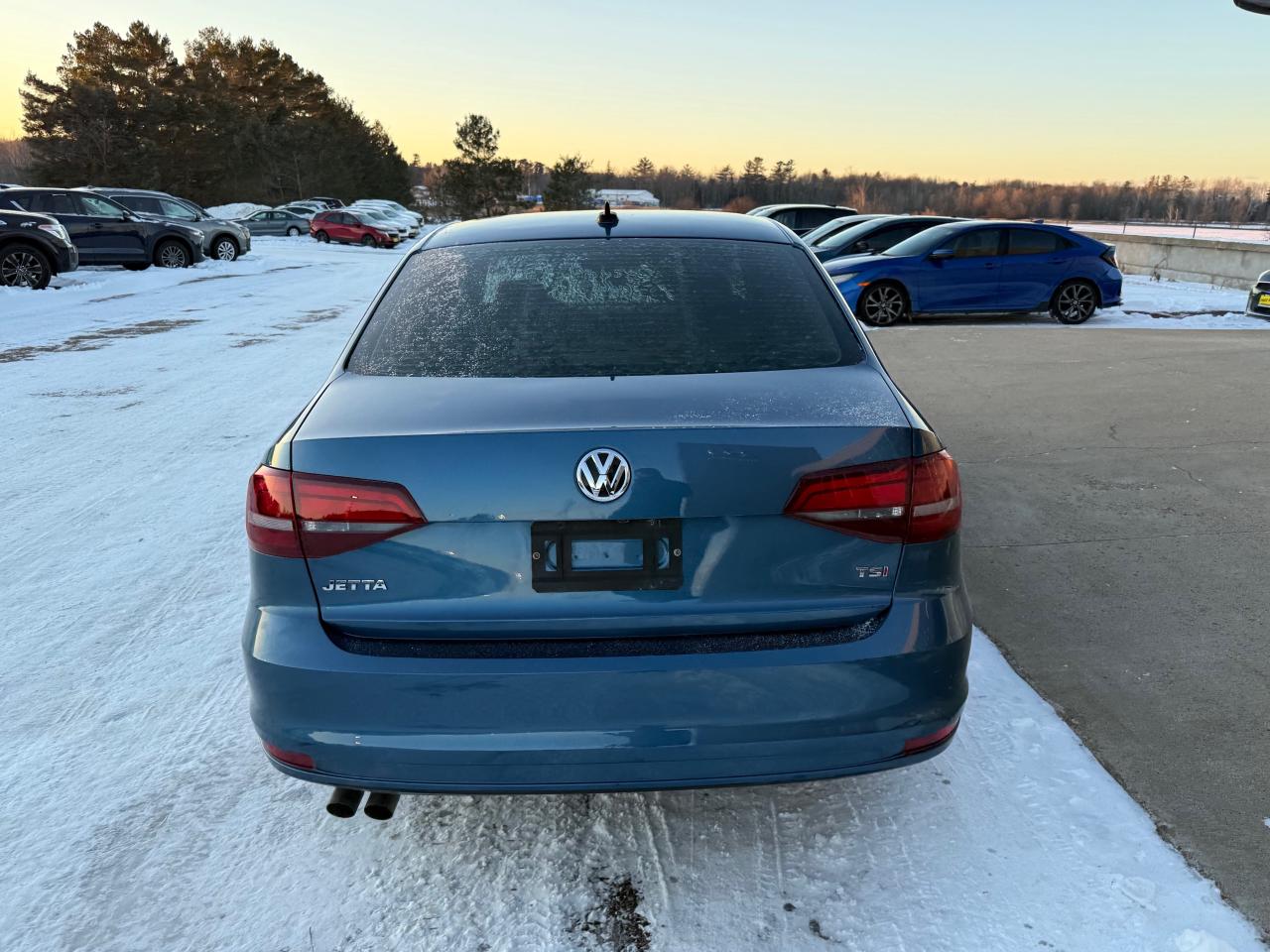 2017 Volkswagen Jetta 1.4 TSI Trendline+ (A6) 4dr Sedan Photo