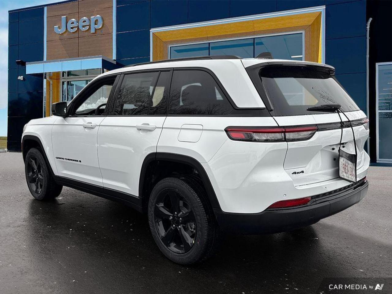 2025 Jeep Grand Cherokee Laredo 4dr 4x4 Photo