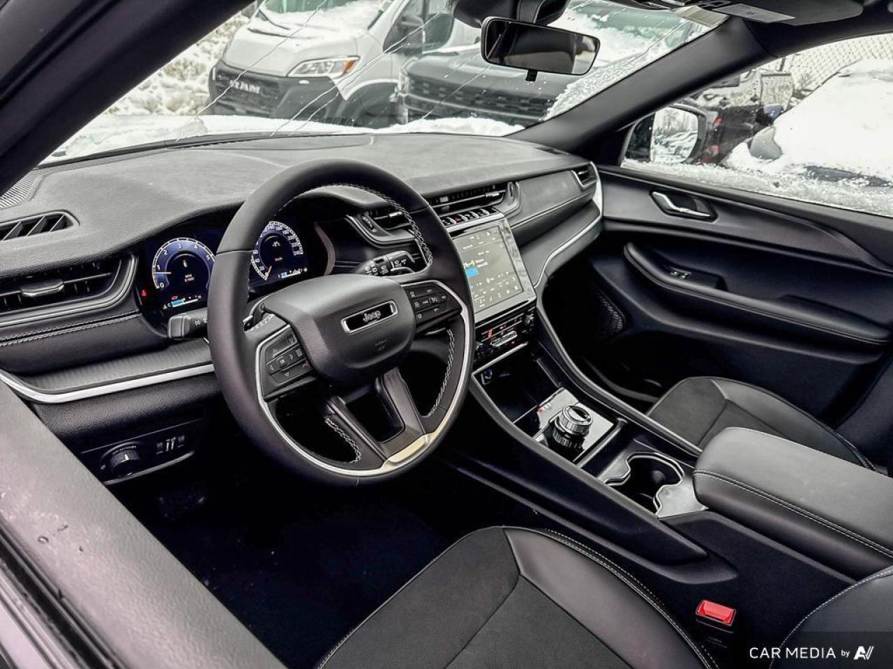 2025 Jeep Grand Cherokee Laredo 4dr 4x4 Photo