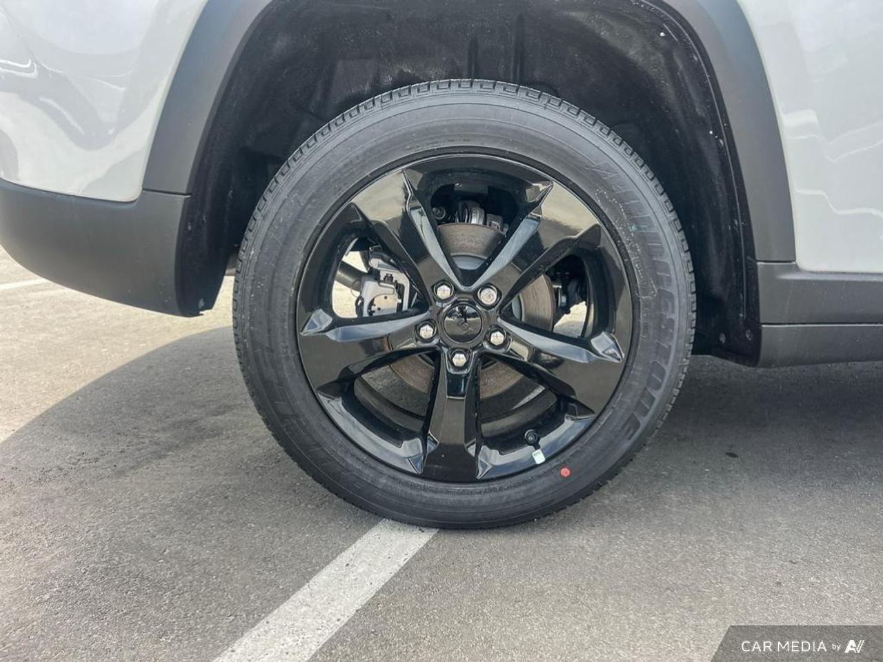 2025 Jeep Grand Cherokee Laredo 4dr 4x4 Photo