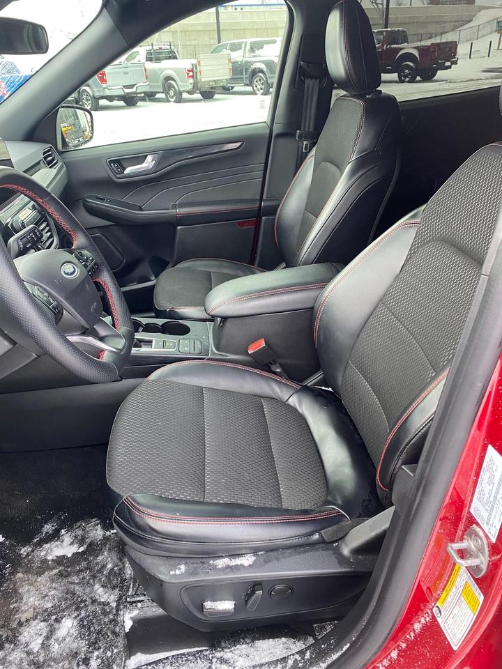 2024 Ford Escape ST-Line 4dr All-Wheel Drive Photo