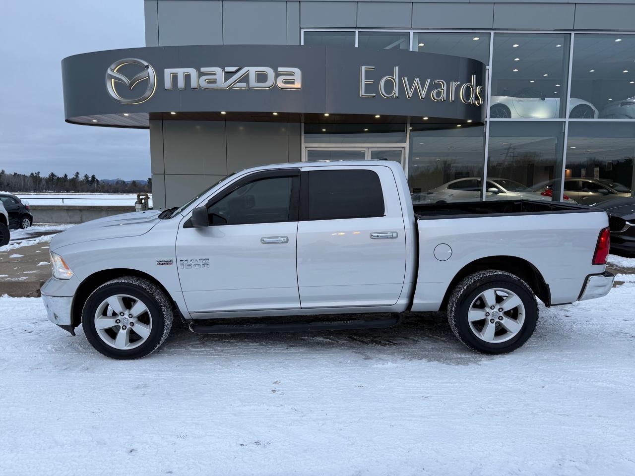 Used 2017 RAM 1500 SLT 4X4 Crew Cab 5.6 ft. box 140 in. WB for sale in Pembroke, ON