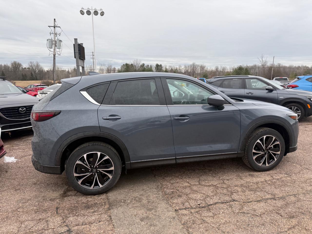 2025 Mazda CX-5 GS 4dr i-ACTIV All-Wheel Drive Sport Utility Photo3