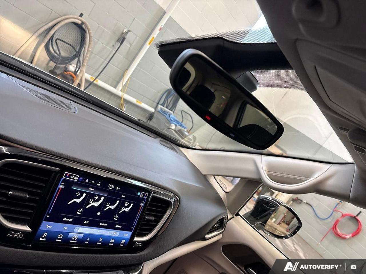 2024 Chrysler Grand Caravan SXT Front-Wheel Drive Passenger Van Photo