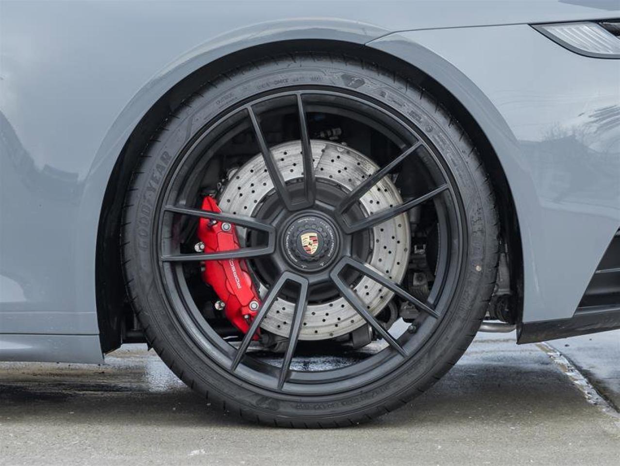 2023 Porsche 911 Carrera 4 GTS Aerokit Front Axle Lift System Premi Photo