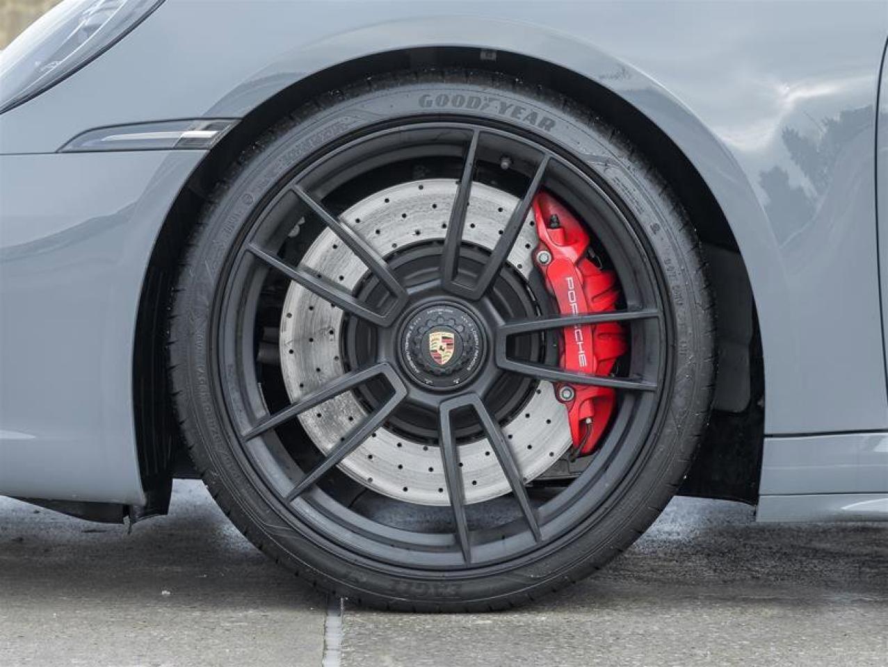 2023 Porsche 911 Carrera 4 GTS Aerokit Front Axle Lift System Premi Photo