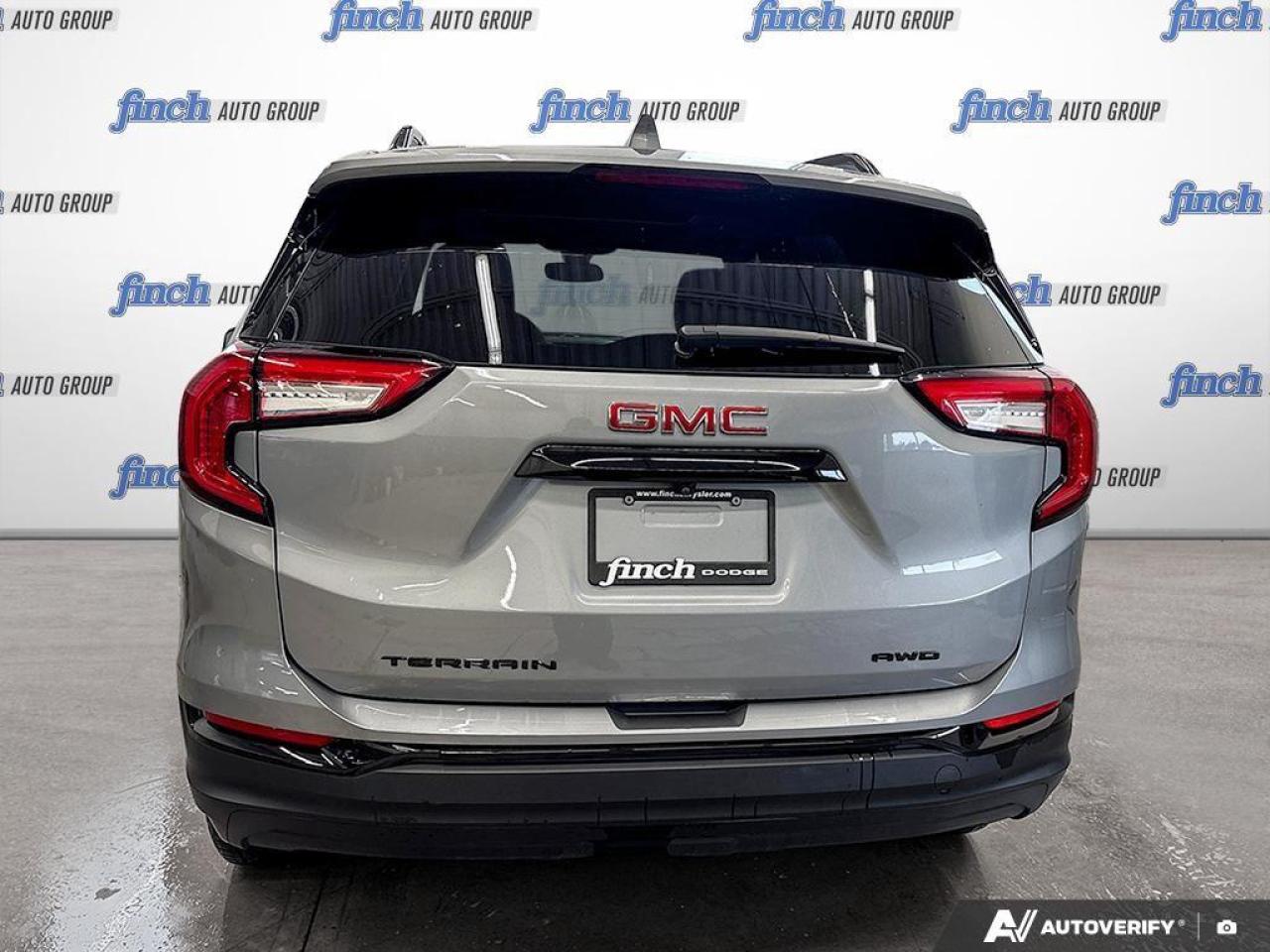 2024 GMC Terrain SLT 4dr All-Wheel Drive Photo4