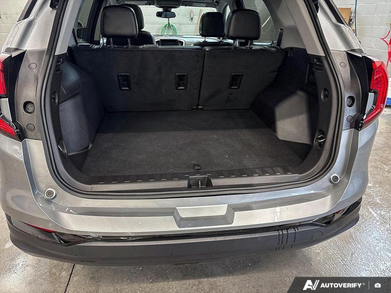 2024 GMC Terrain SLT 4dr All-Wheel Drive Photo