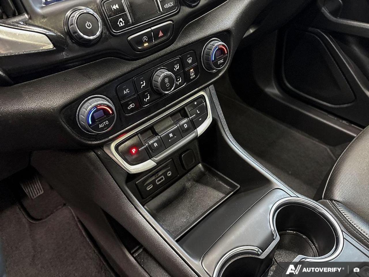 2024 GMC Terrain SLT 4dr All-Wheel Drive Photo