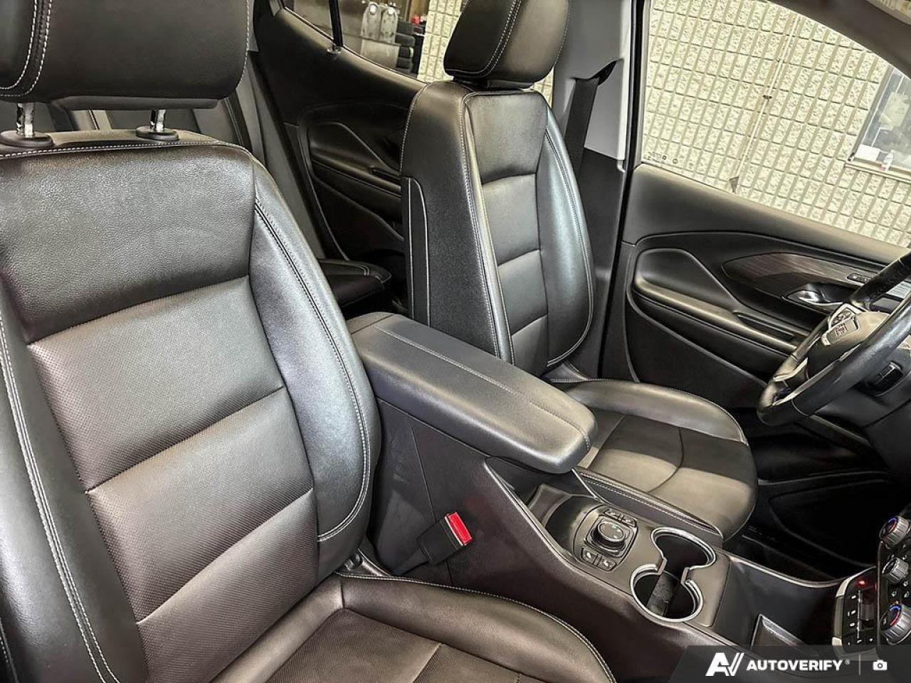 2024 GMC Terrain SLT 4dr All-Wheel Drive Photo