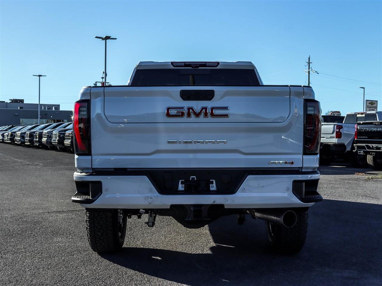 2026 GMC Sierra 3500HD 4WD Crew Cab Standard Box AT4 Photo3