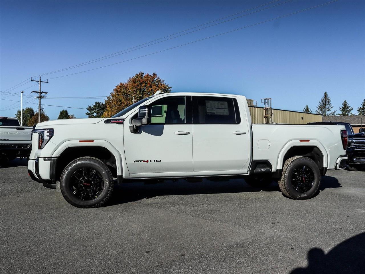 2026 GMC Sierra 3500HD 4WD Crew Cab Standard Box AT4 Photo2