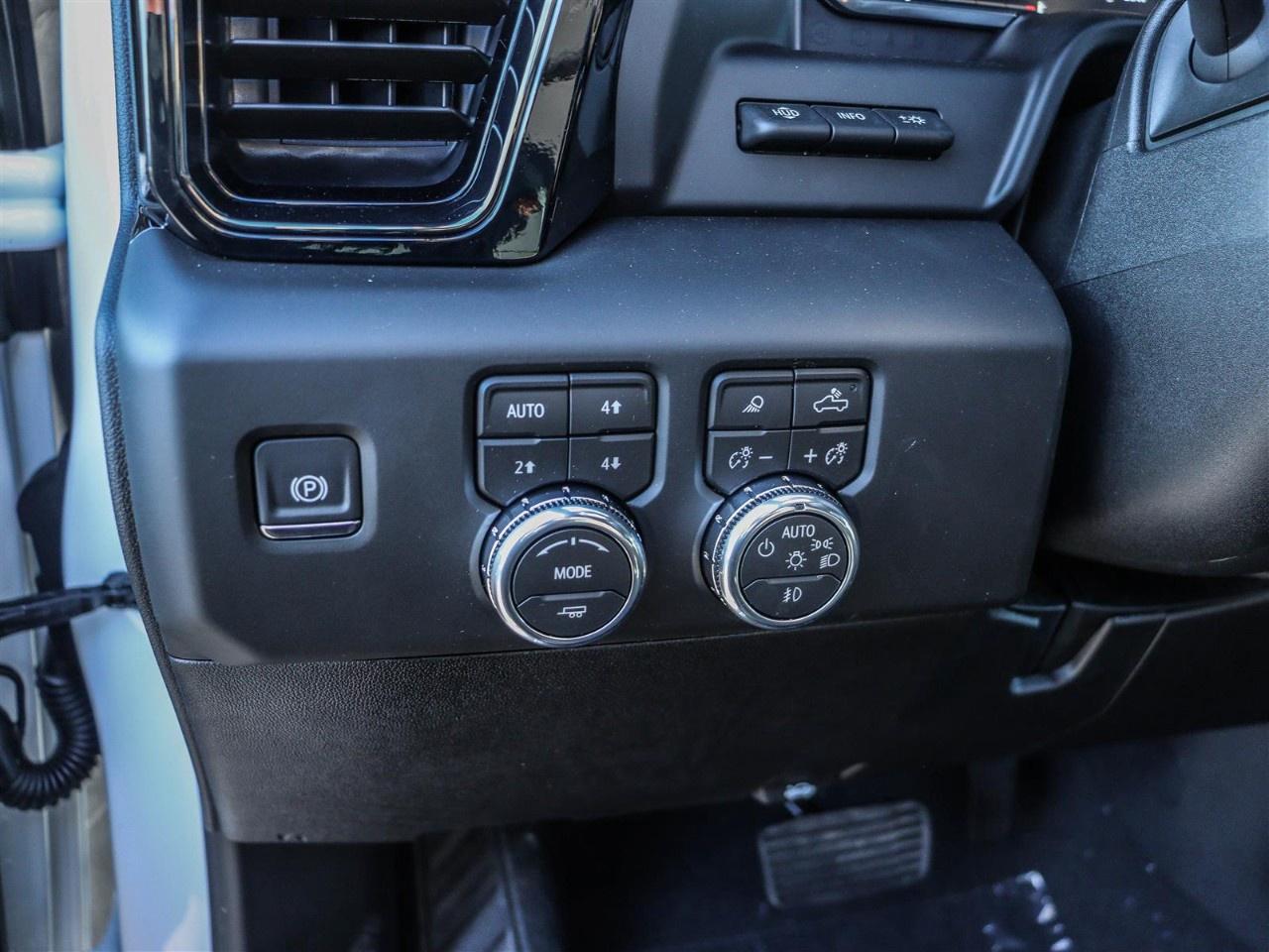 2026 GMC Sierra 3500HD 4WD Crew Cab Standard Box AT4 Photo