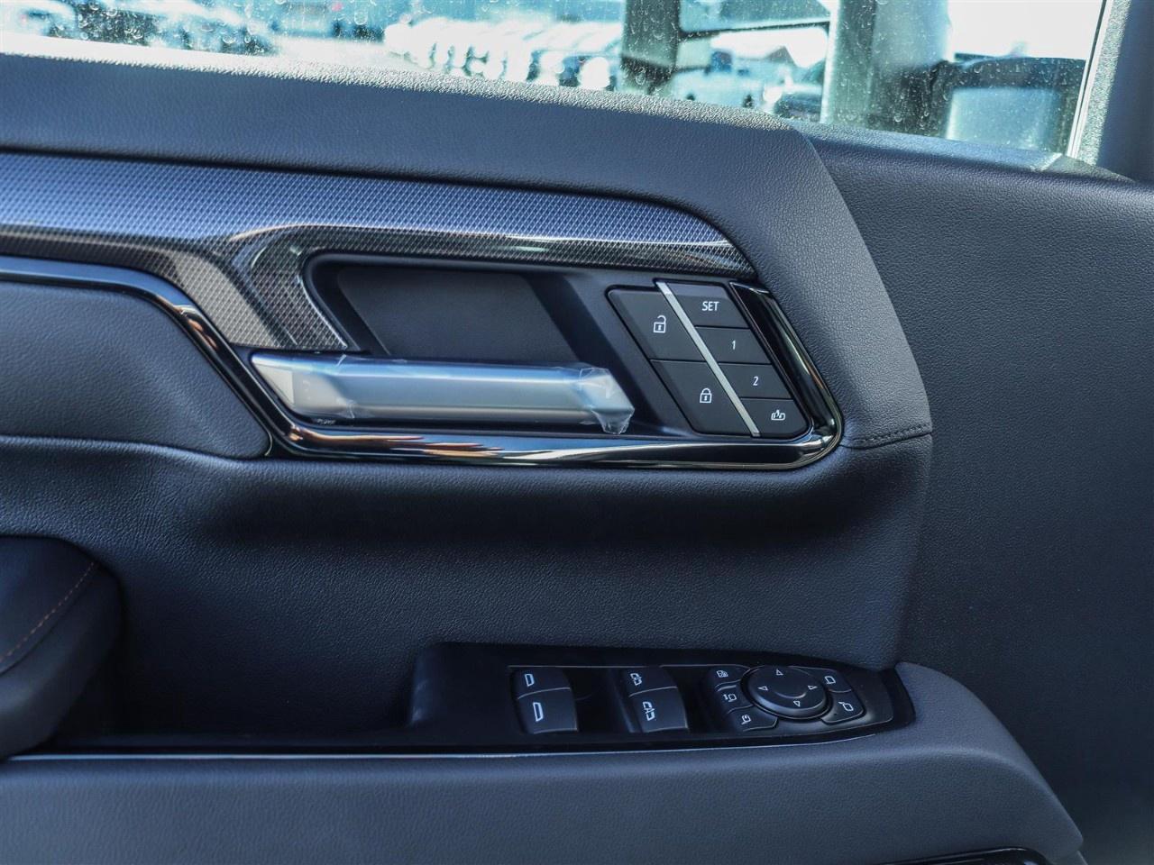 2026 GMC Sierra 3500HD 4WD Crew Cab Standard Box AT4 Photo