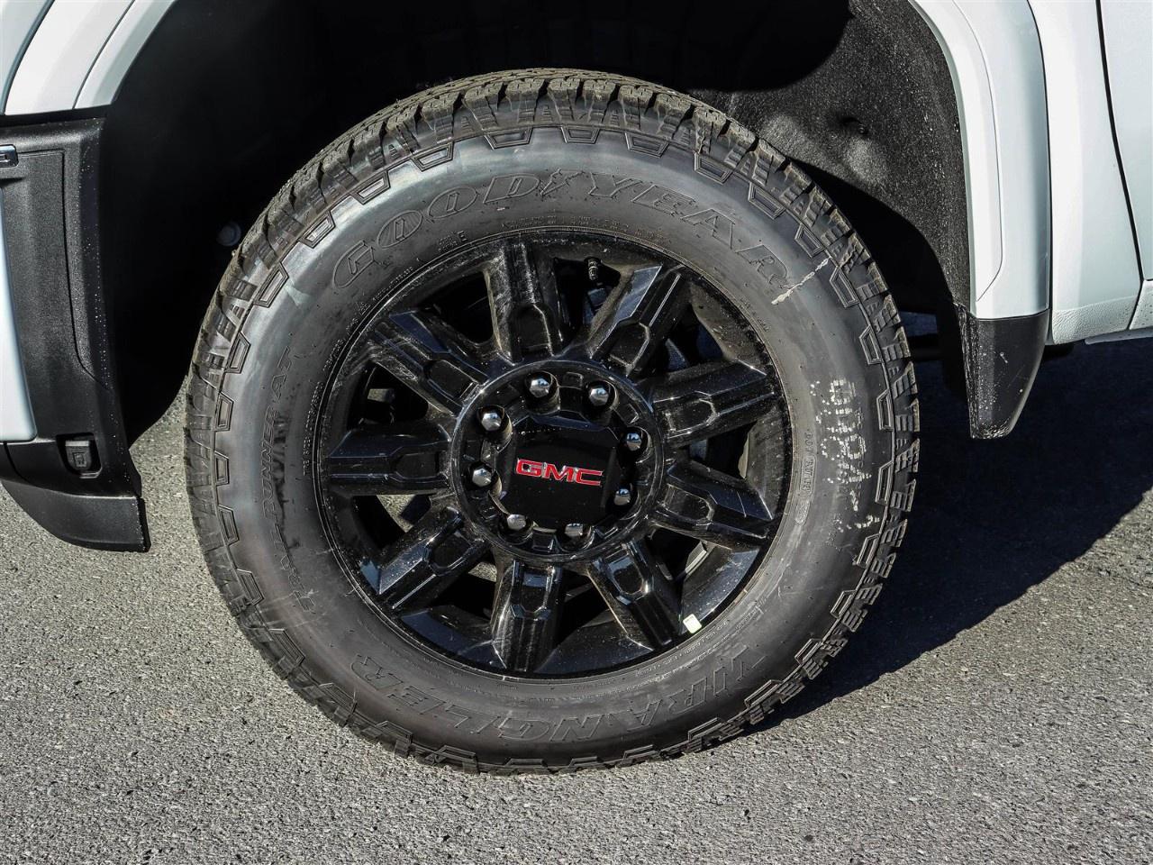 2026 GMC Sierra 3500HD 4WD Crew Cab Standard Box AT4 Photo