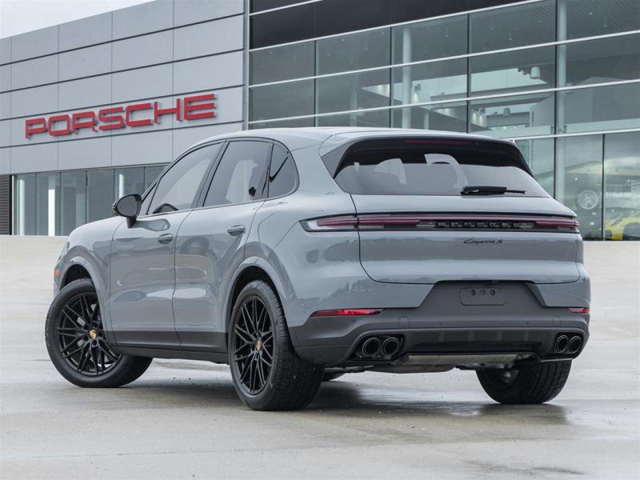 2024 Porsche Cayenne S AWD Premium Pkg Plus 21 RS Spyder Design Wheels Photo3