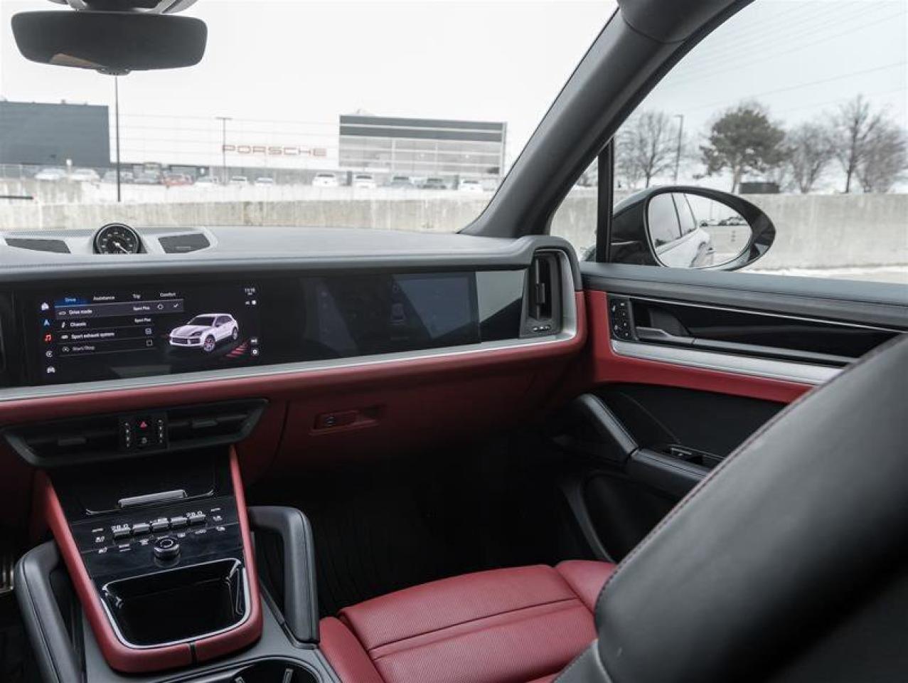 2024 Porsche Cayenne S AWD Premium Pkg Plus 21 RS Spyder Design Wheels Photo