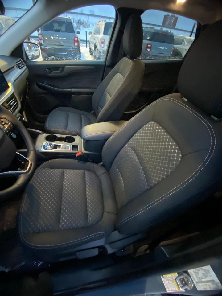 2026 Ford Escape Active 4dr Front-Wheel Drive Photo