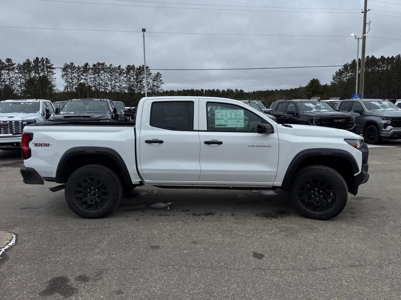 2026 Chevrolet Colorado Crew Cab Short Box 4-Wheel Drive Trail Boss Photo3